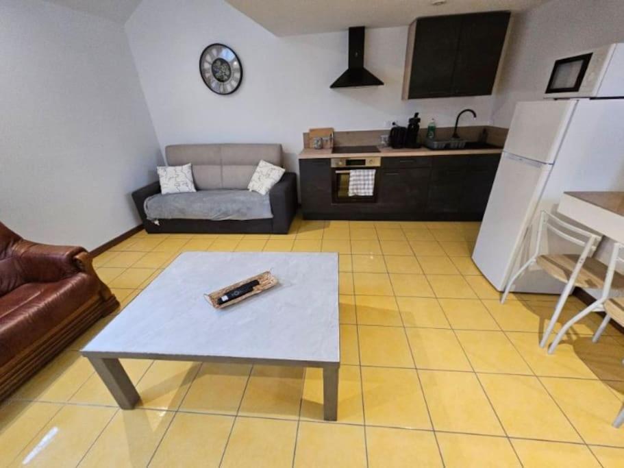 La Petite Bulle Apartman Villeneuve-sur-Yonne Kültér fotó